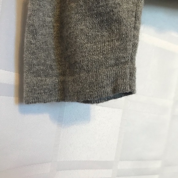 Old Navy gray sweater - Picture 2 of 3